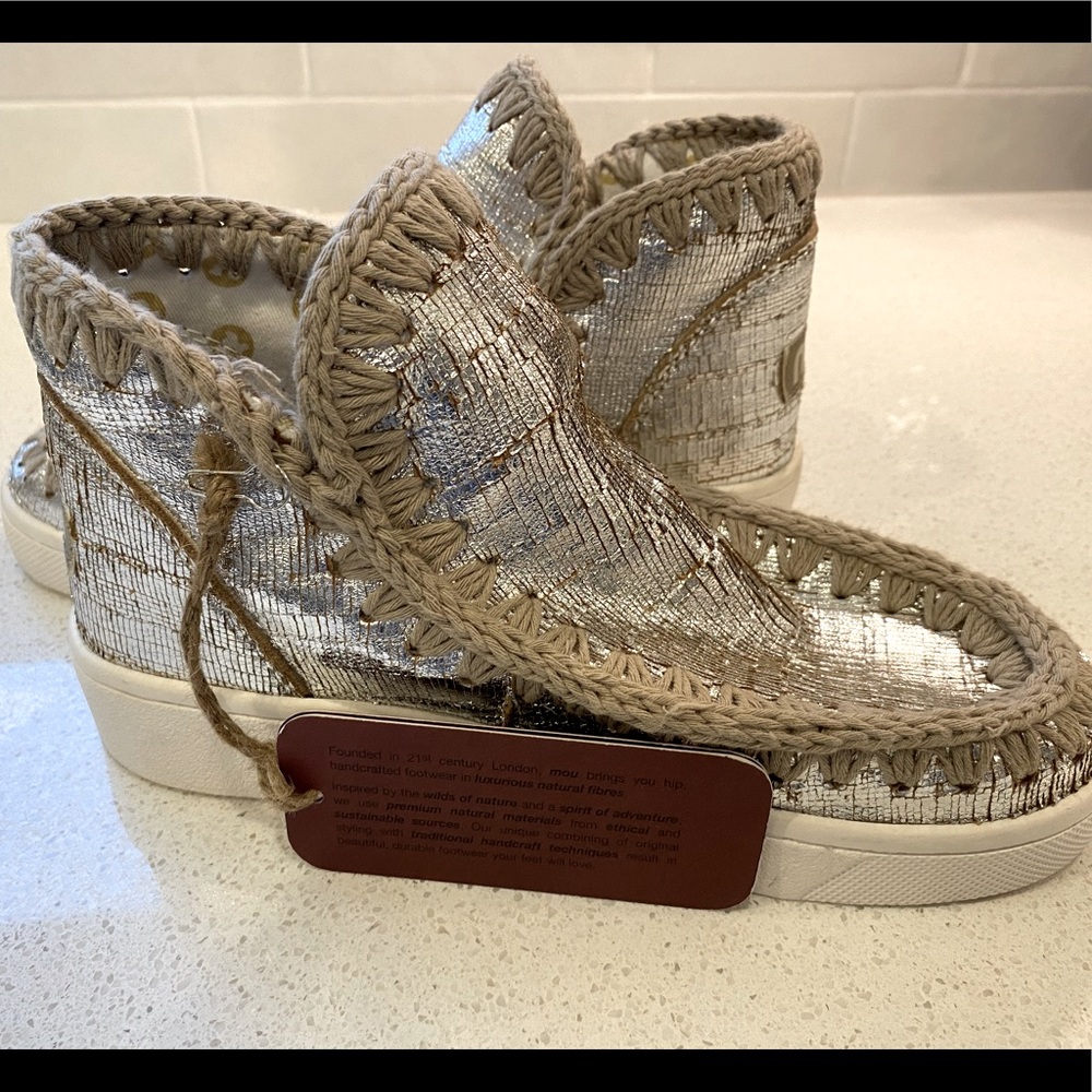 MOU Metallic Eskimo booties